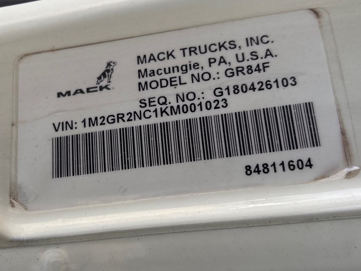 2019-mack-granite-104fr-image-30
