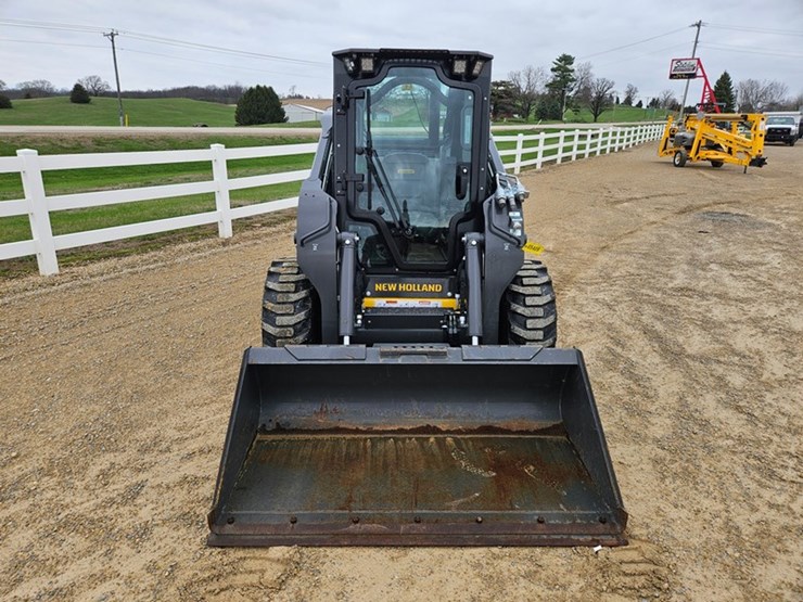 new-holland-l328-image-7