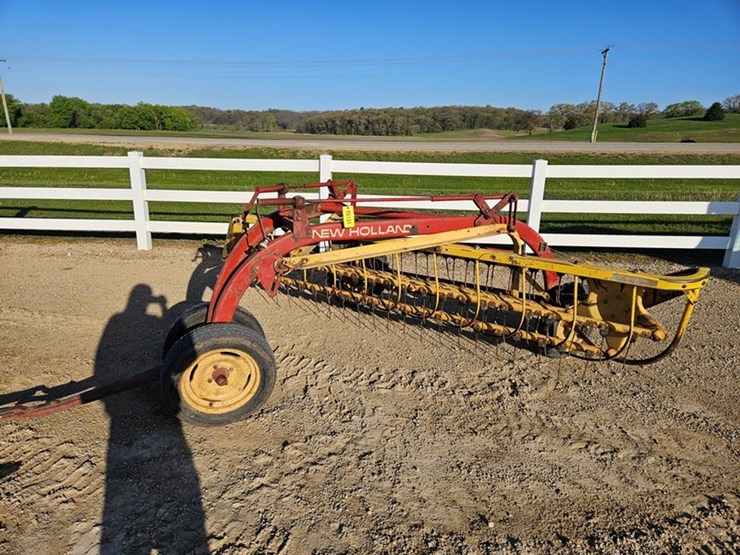 new-holland-258-image-1