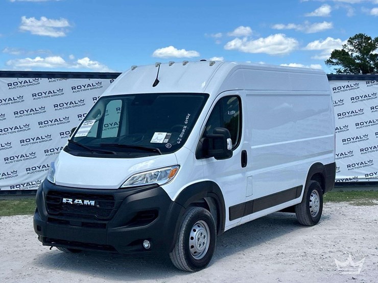 2023-ram-promaster-1500-image-1