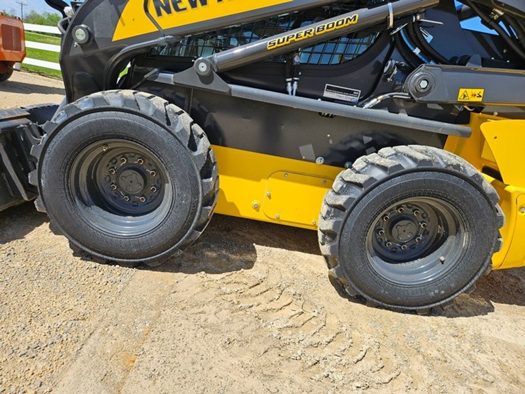 new-holland-l328-image-36