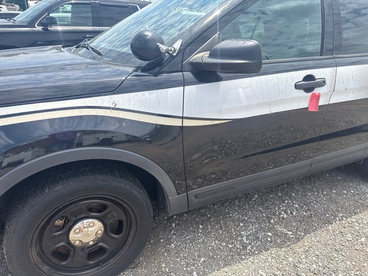 #47-•-2016-ford-interceptor-image-11