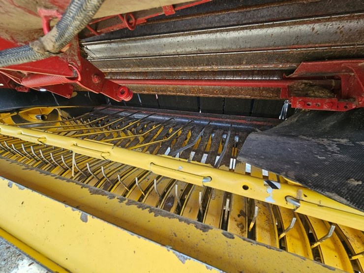 new-holland-br7090-image-16