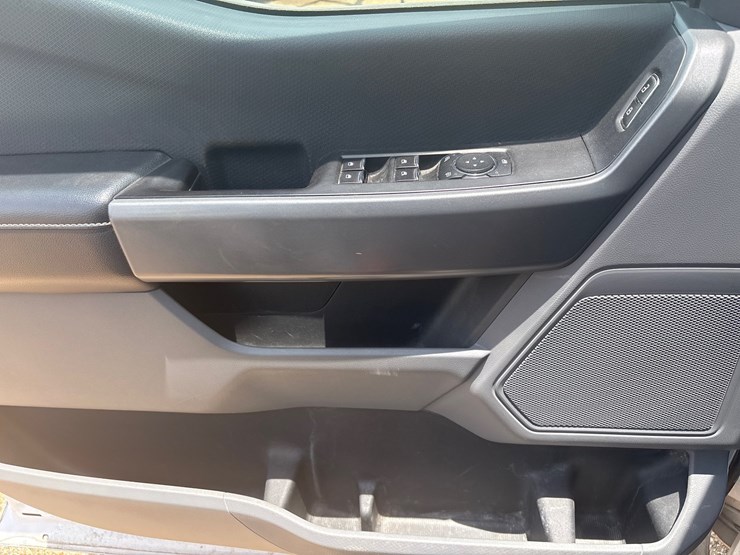 2021-ford-f150-xl-image-11