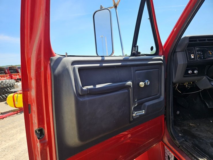 1986-ford-f800-image-27