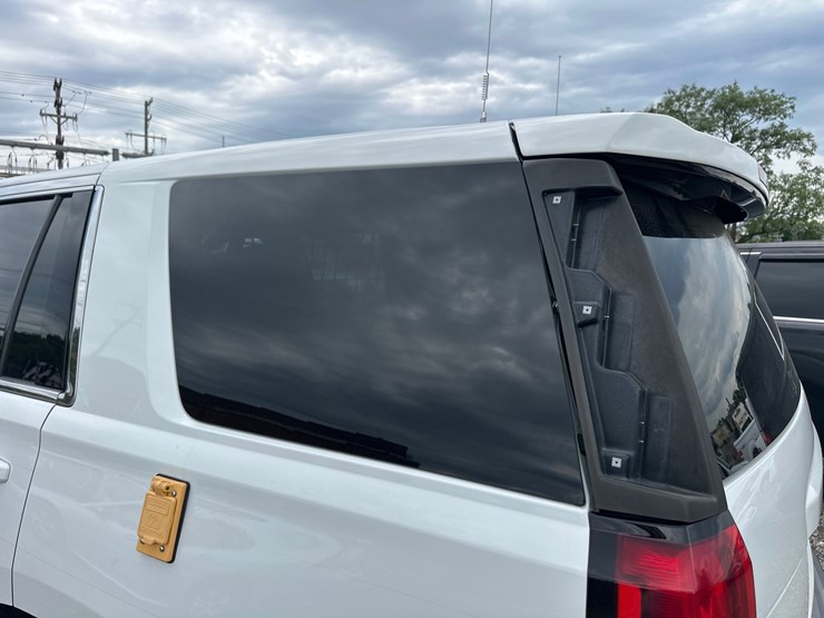 2018-chevrolet-tahoe-image-21