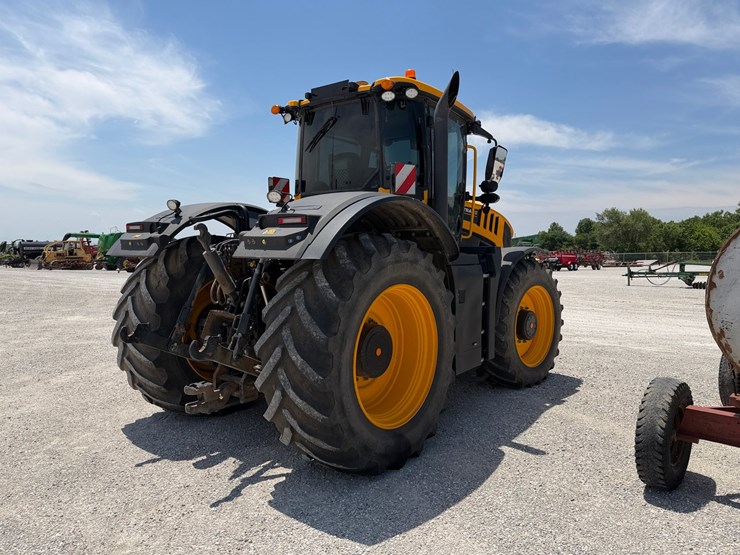 #212254-•-2022-jcb-8330-fastrac-tractor-image-26