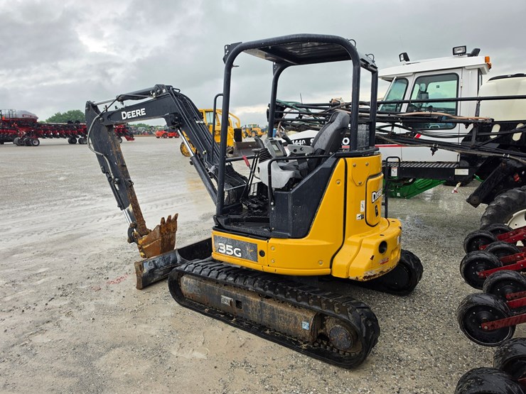 2020-deere-35g-image-13