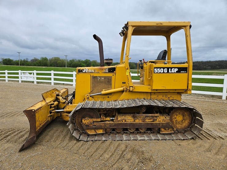 deere-550g-lgp-image-2
