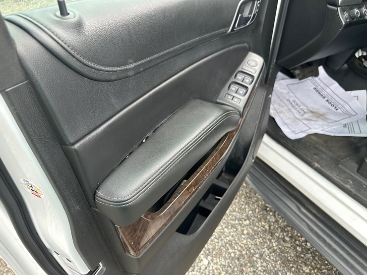 2018-chevrolet-tahoe-image-25