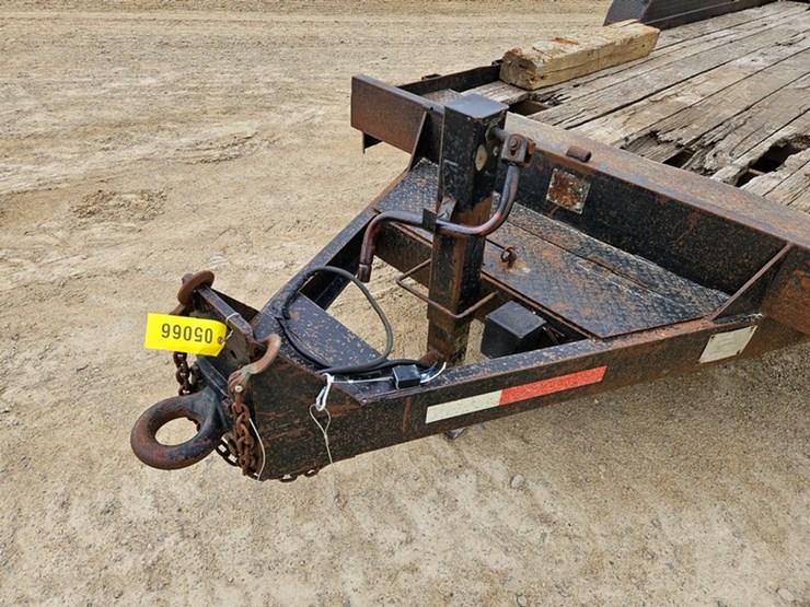 #5066-•-millennium-81"-x-18'-tandem-axle-trailer-image-9