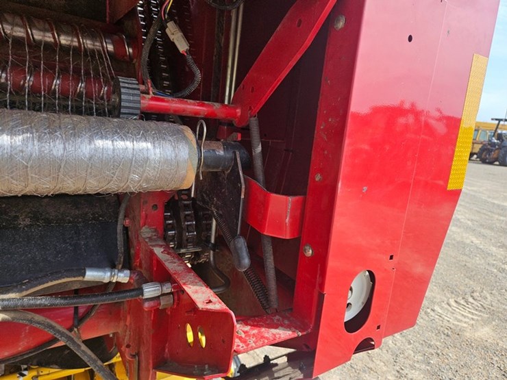 new-holland-br7090-image-45