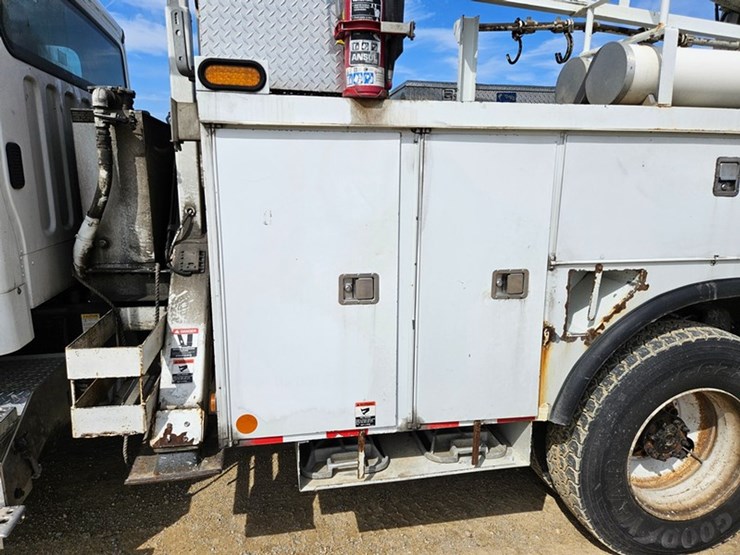 #5076-•-2007-freightliner-m2-tandem-axle-crane-truck-image-70