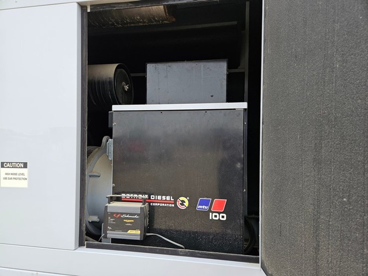#5177-•-tramont-100-kw-towable-generator-image-18