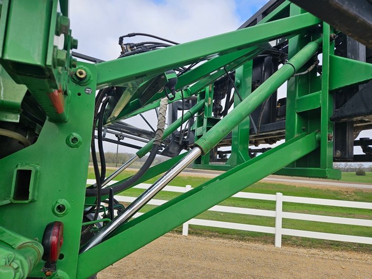 john-deere-4700-image-52