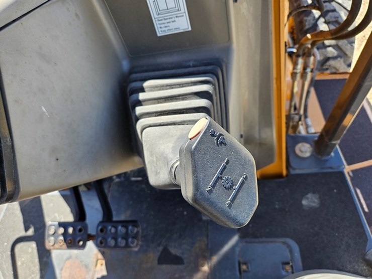 #5075-•-case-mxt-tractor-image-34
