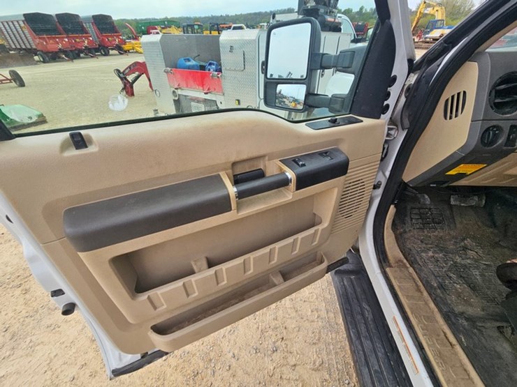 2008-ford-f550-image-37