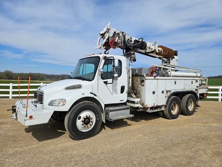 #5076-•-2007-freightliner-m2-tandem-axle-crane-truck-image-1