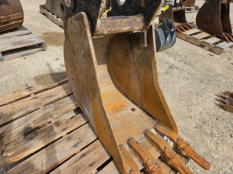 2017-kubota-kx080-image-9