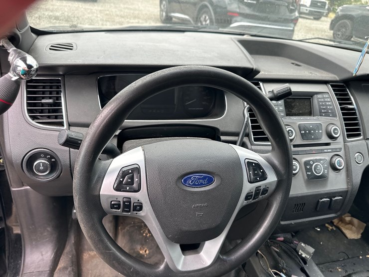 #33-•-2015-ford-interceptor-image-26