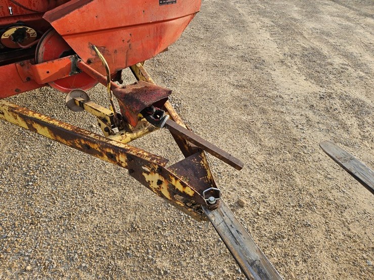 new-holland-519-image-9