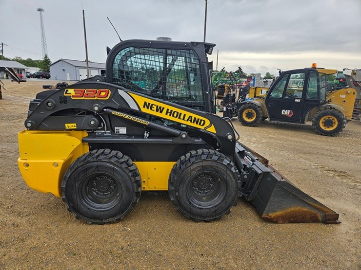 new-holland-l320-image-6