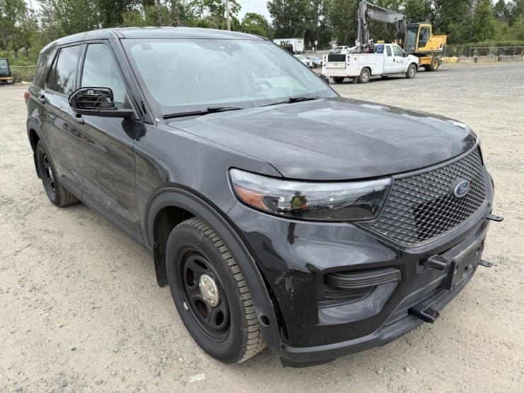 2020-ford-explorer-image-2