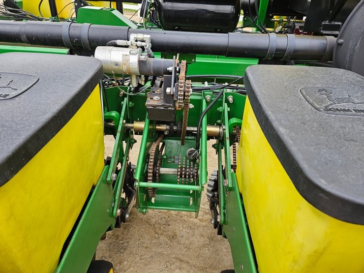 john-deere-7200-image-73