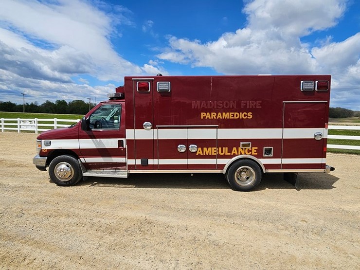 2016-ford-e450-image-2