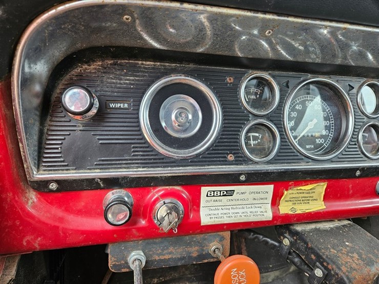 ford-600-image-33