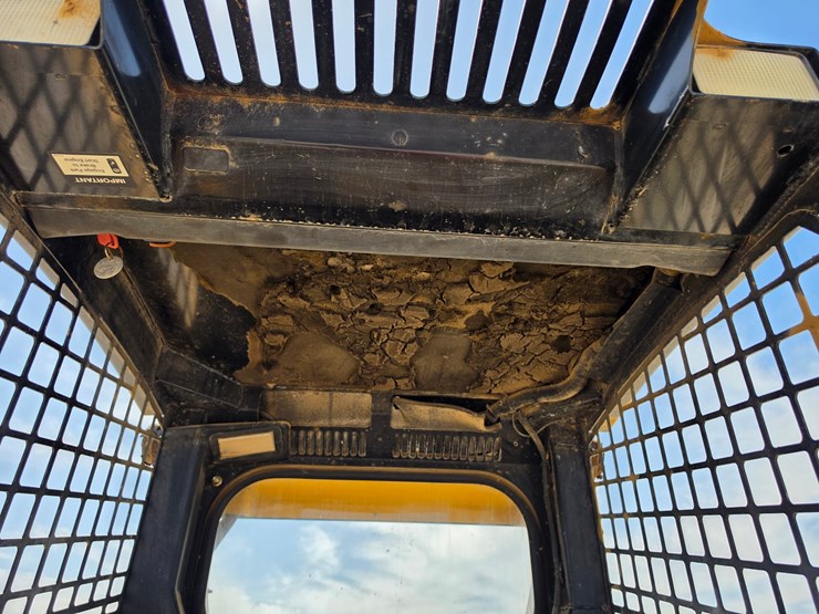 2007-deere-320d-image-8