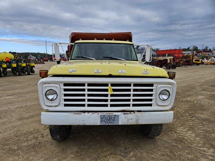 1975-ford-f750-image-8