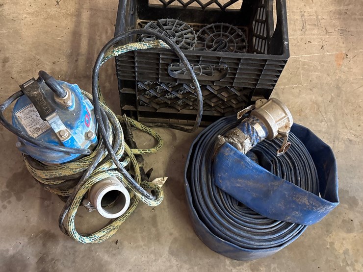#4082-•-tsunami-pump-submersible-pump-w/hose-image-2