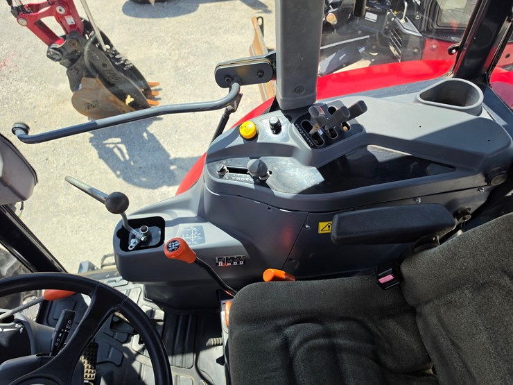 2014-massey-ferguson-4610-image-14