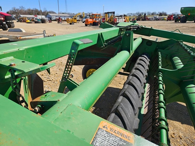 john-deere-820-image-17