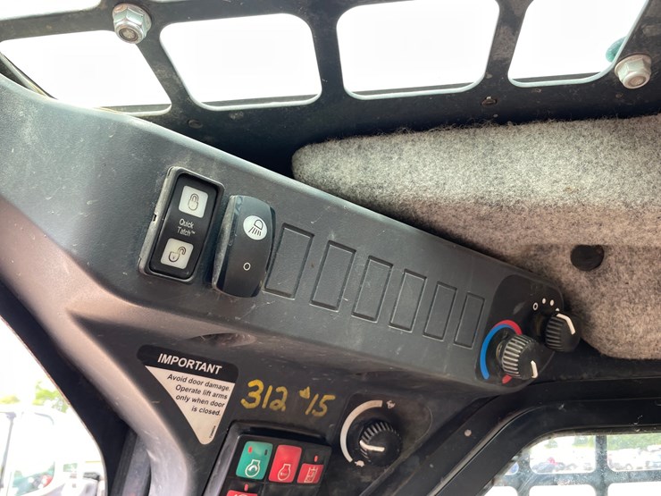 #1087-•-john-deere-319gr-skid-steer-image-19