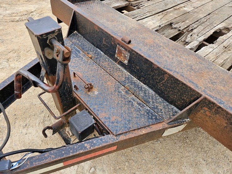 #5066-•-millennium-81"-x-18'-tandem-axle-trailer-image-10