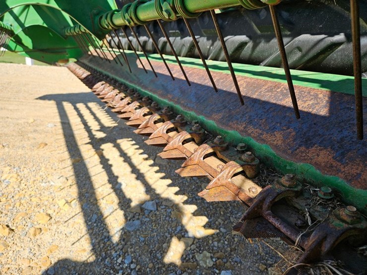 john-deere-820-image-13