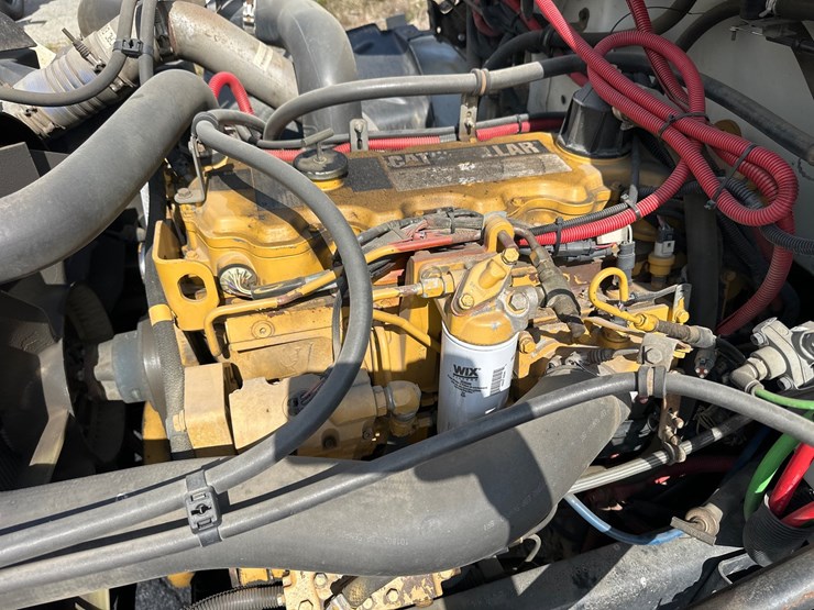 2003-freightliner-fl80-image-55