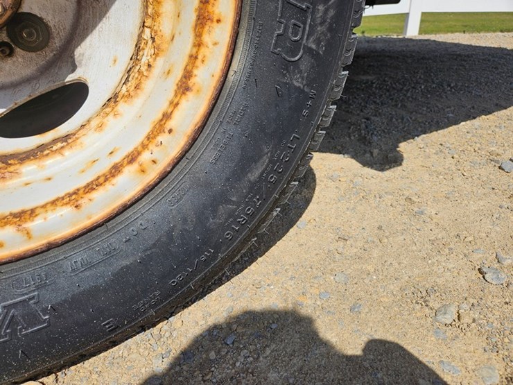2012-ford-e350-image-50