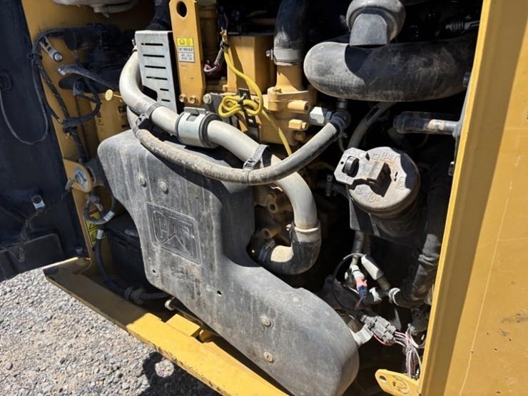 2019-caterpillar-259d3-image-20