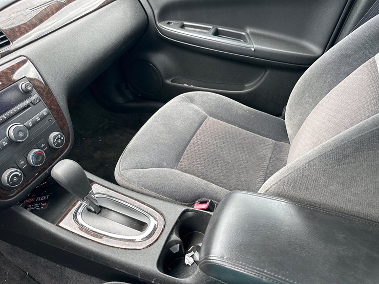 #37-•-2012-chevy-impala-image-26