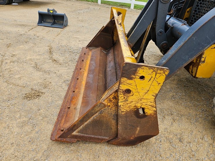 deere-310sj-image-11