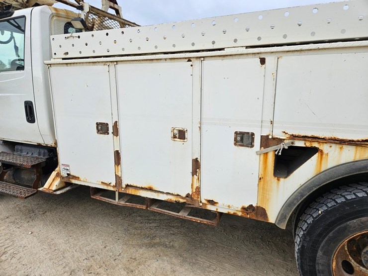 2005-international-durastar-4300-image-45