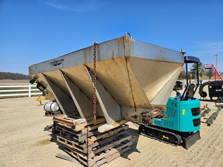 #5205-•-swenson-9'-stainless-steel-salt-spreader-image-25