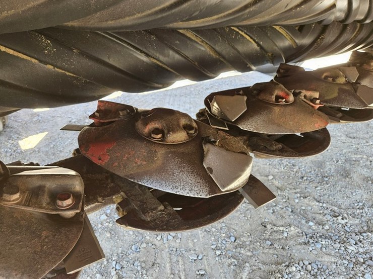 2015-new-holland-h7230-image-16