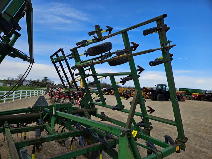 john-deere-28-image-15