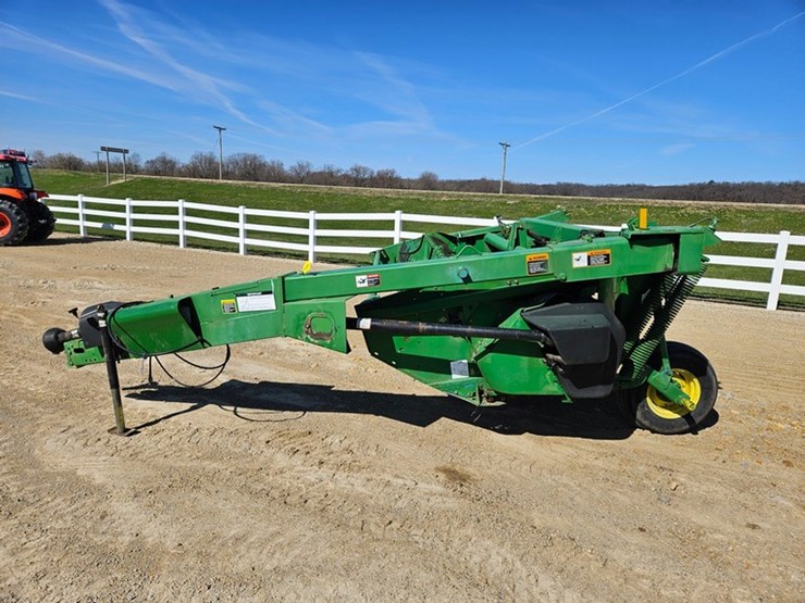 john-deere-820-image-2