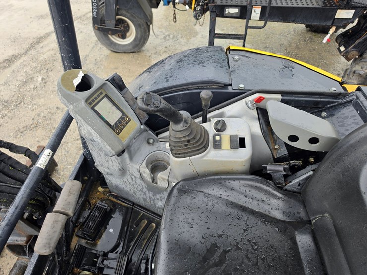 2020-deere-35g-image-9