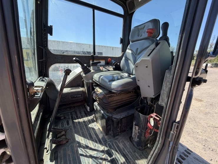 2008-bobcat-435-image-27